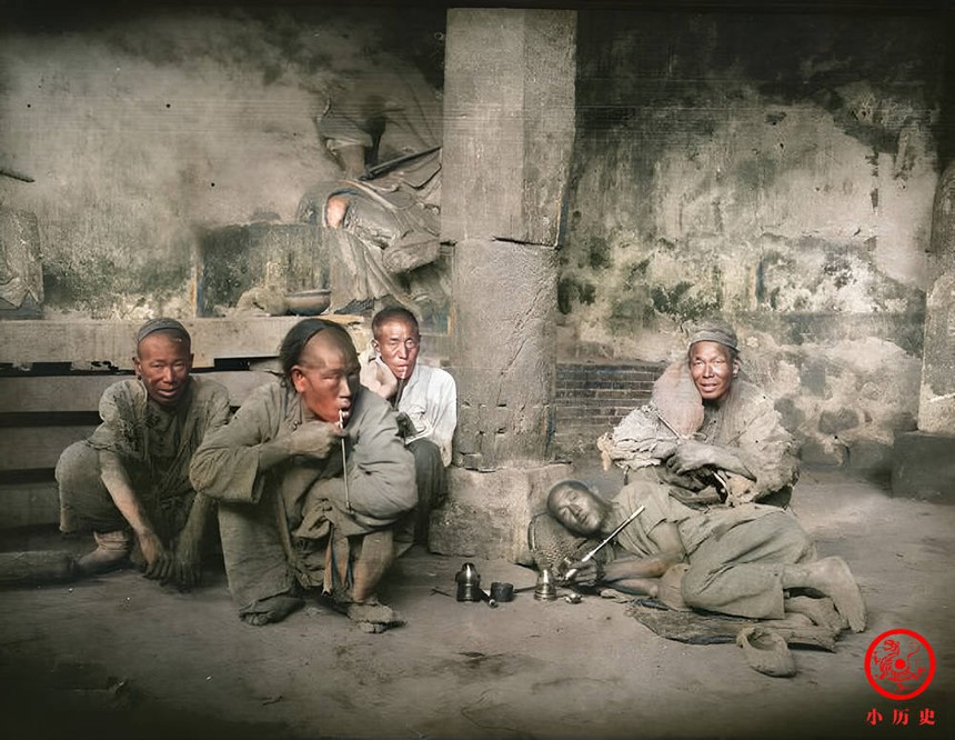 Loạt ảnh màu hiếm thời nhà Thanh: Xuất hiện “người khổng lồ” cao 2 m, cặp vợ chồng quý tộc công khai làm chuyện “thân mật” - Ảnh 8.