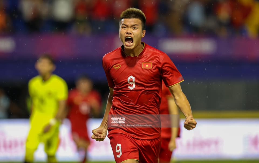 SEA Games 32, SEA Games, U22 Việt Nam, Văn Tùng, tiền đạo Văn Tùng, CLB Hà Nội