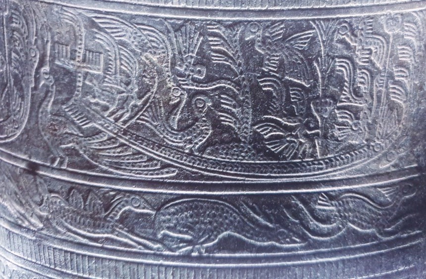 Đêm đêm rì rầm trong tiếng đất: Khổng Tước và Giao Long trên nền tảng nghệ thuật Đông Sơn - Ảnh 2.