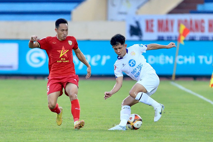 Hoà Hà Tĩnh, CĐV Nam Định chia đôi chiến tuyến trên mạng xã hội - Ảnh 2. V League, Nam Định, CLB Nam Định, HLV Vũ Hồng Việt