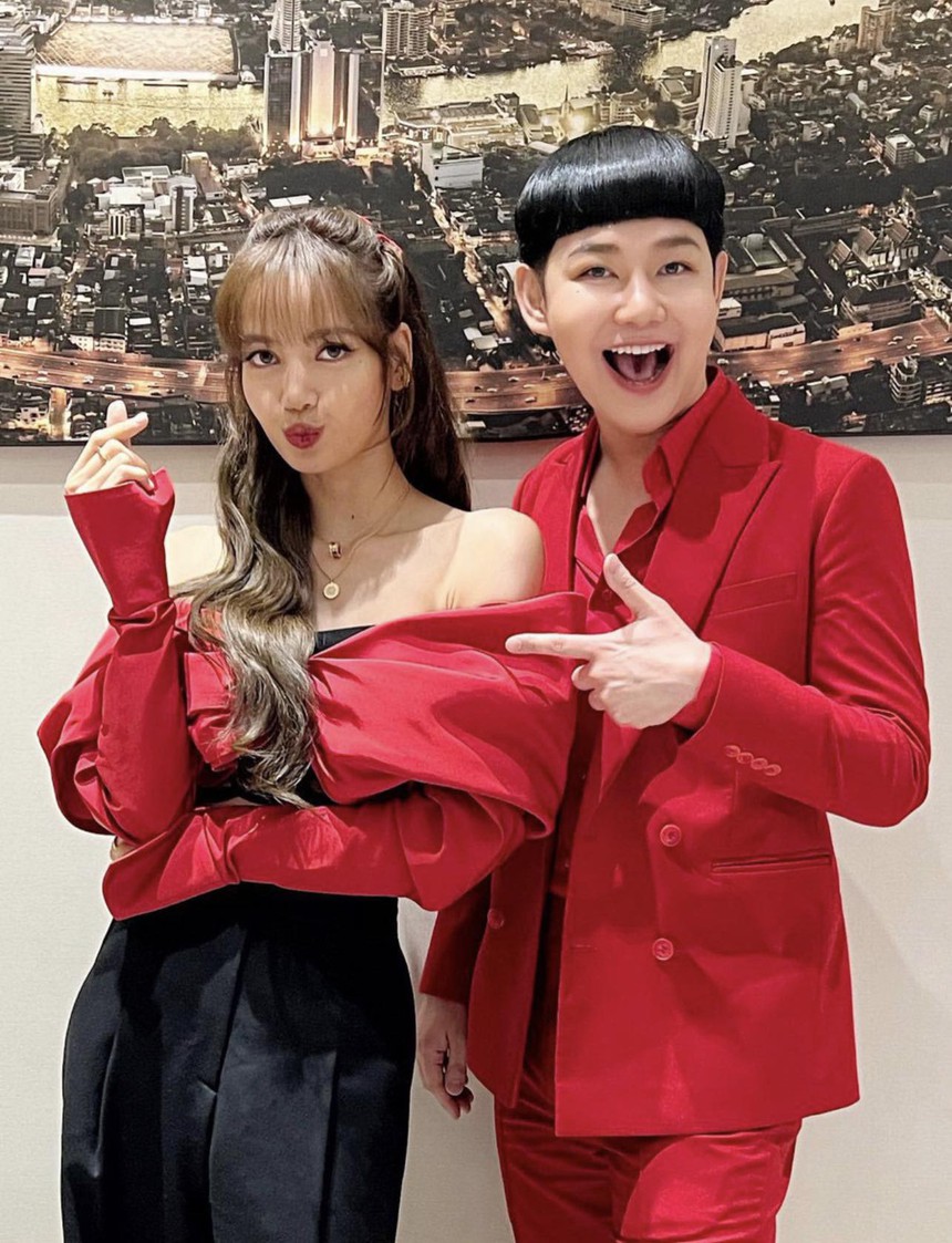 Lisa Blackpink diện thiết kế mới của NTK Công Trí - Ảnh 7.