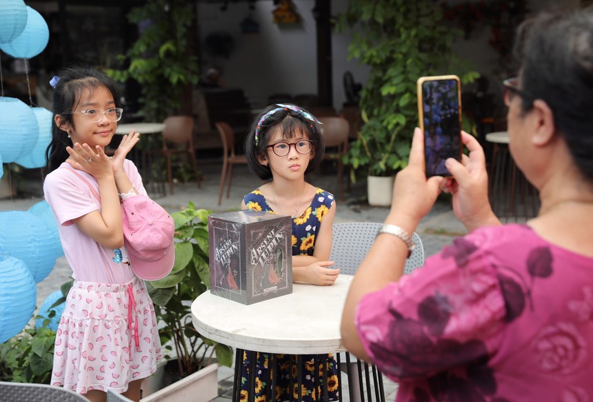 Trải nghiệm phố sách Hà Nội nhân Ngày Quốc tế thiếu nhi 1/6 - Ảnh 7.