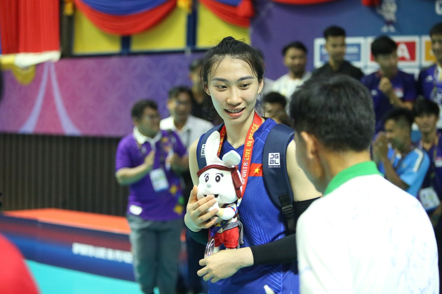 Hot girl bóng chuyền Nguyệt Anh quá xinh khiến fan Thái xin chụp ảnh, được kết nạp Đảng ở tuổi 24 - Ảnh 10.