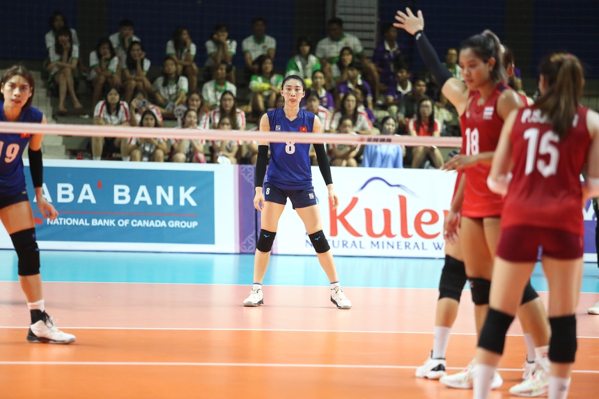 Hot girl bóng chuyền Nguyệt Anh quá xinh khiến fan Thái xin chụp ảnh, được kết nạp Đảng ở tuổi 24 - Ảnh 6.