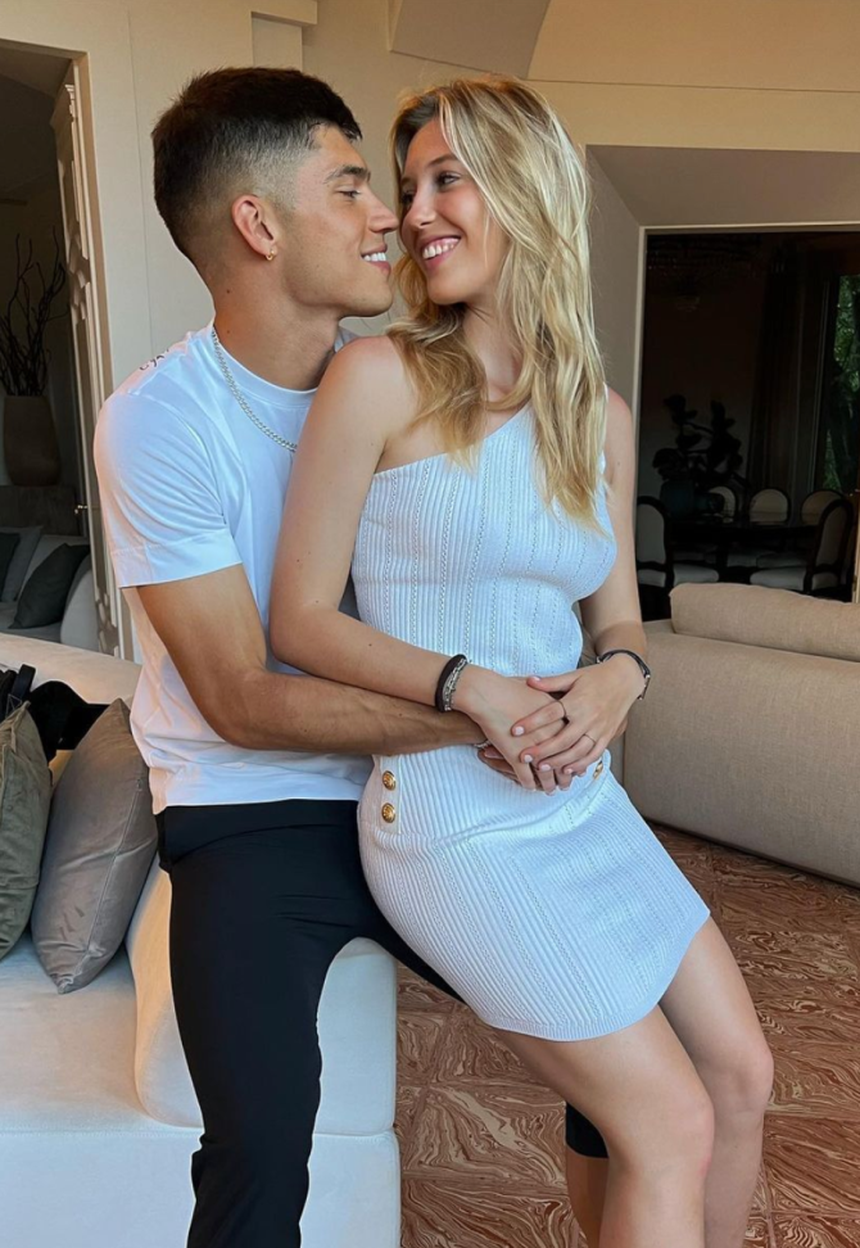 Chiêm ngưỡng nhan sắc vạn người mê của dàn WAGs Inter trước thềm chung kết C1 - Ảnh 4.