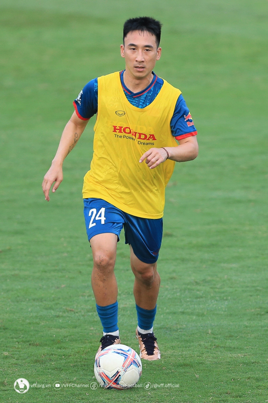 Bóng đá Việt Nam ngày 11/6: Tiền vệ tuyển Việt Nam nhắn nhủ CĐV Hải Phòng - Ảnh 2.