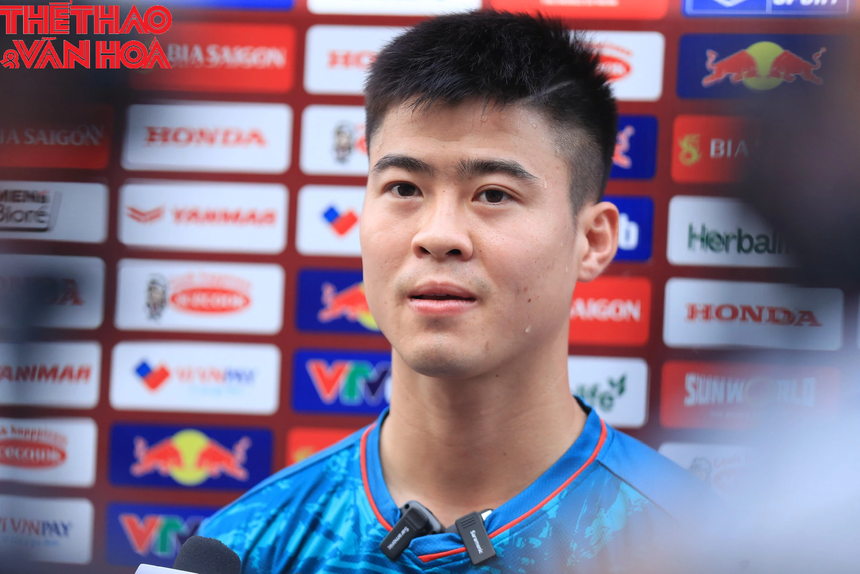 Trung vệ Duy Mạnh: ‘Em là fan MU nhưng phải thừa nhận Man City xứng đáng vô địch’ - Ảnh 2. Trung vệ Duy Mạnh: ‘Em là fan MU nhưng phải thừa nhận Man City xứng đáng vô địch’ - Ảnh 2.