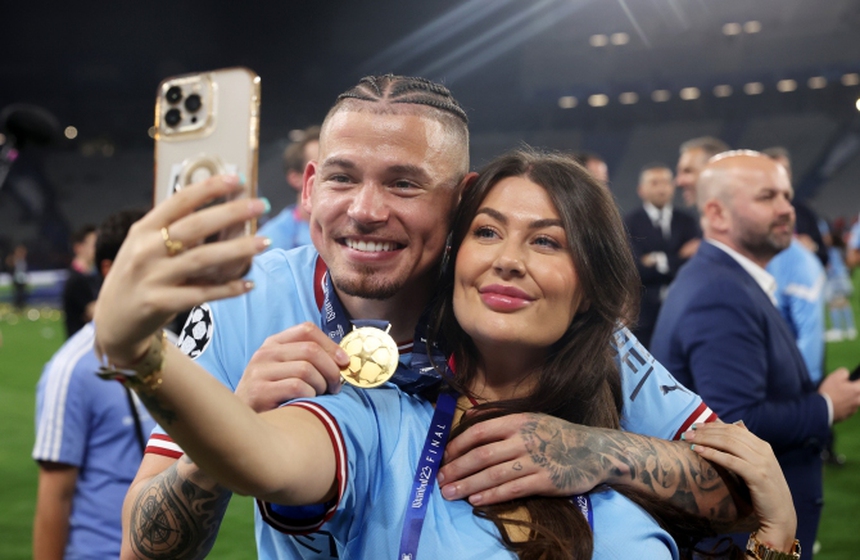 Dàn WAGs xinh đẹp vào sân ăn mừng cùng sao Man City sau chức vô địch Champions League - Ảnh 10.