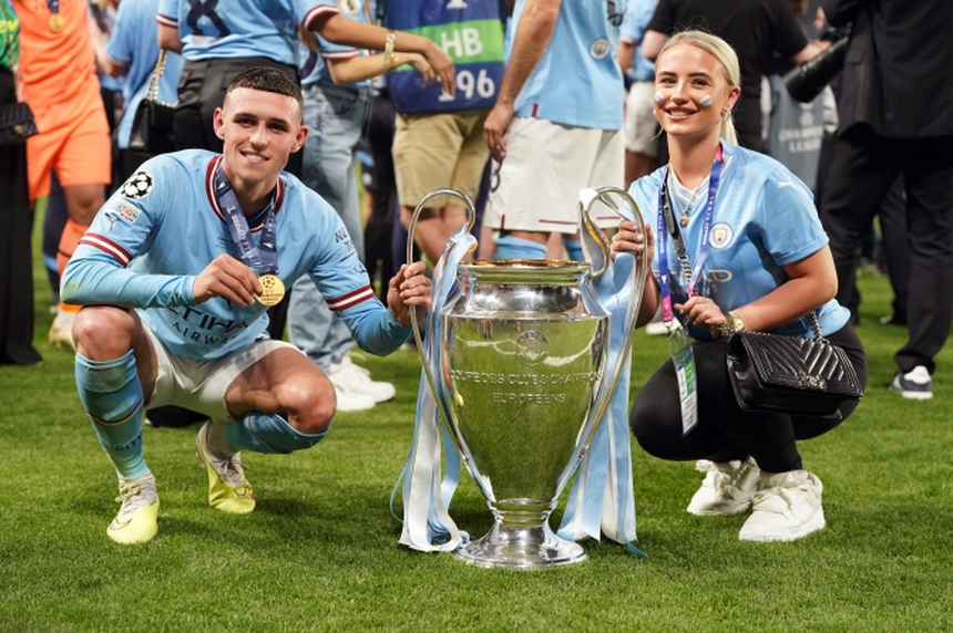 Dàn WAGs xinh đẹp vào sân ăn mừng cùng sao Man City sau chức vô địch Champions League - Ảnh 9.