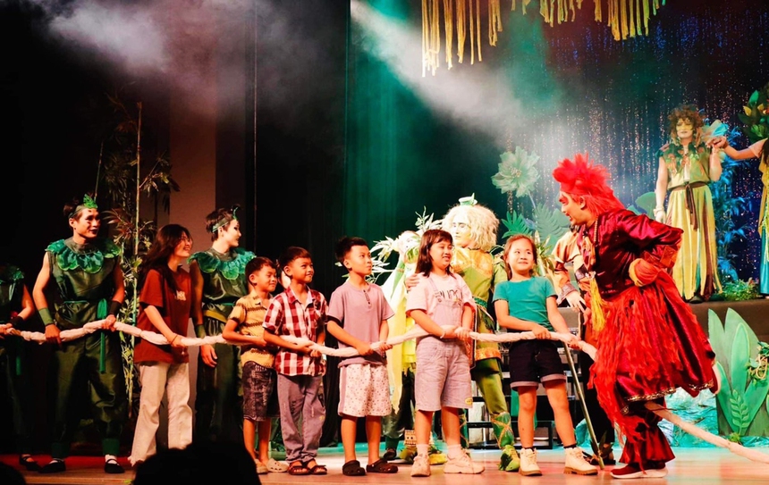Không dựng kịch thiếu nhi thì thấy có lỗi với trẻ em - Ảnh 1.