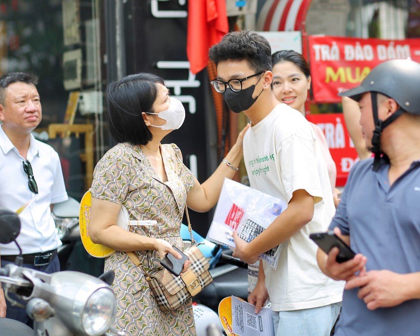 Hình ảnh thí sinh Thủ đô hoàn thành môn thi cuối cùng Kỳ thi tuyển sinh lớp 10 THPT công lập  - Ảnh 8.