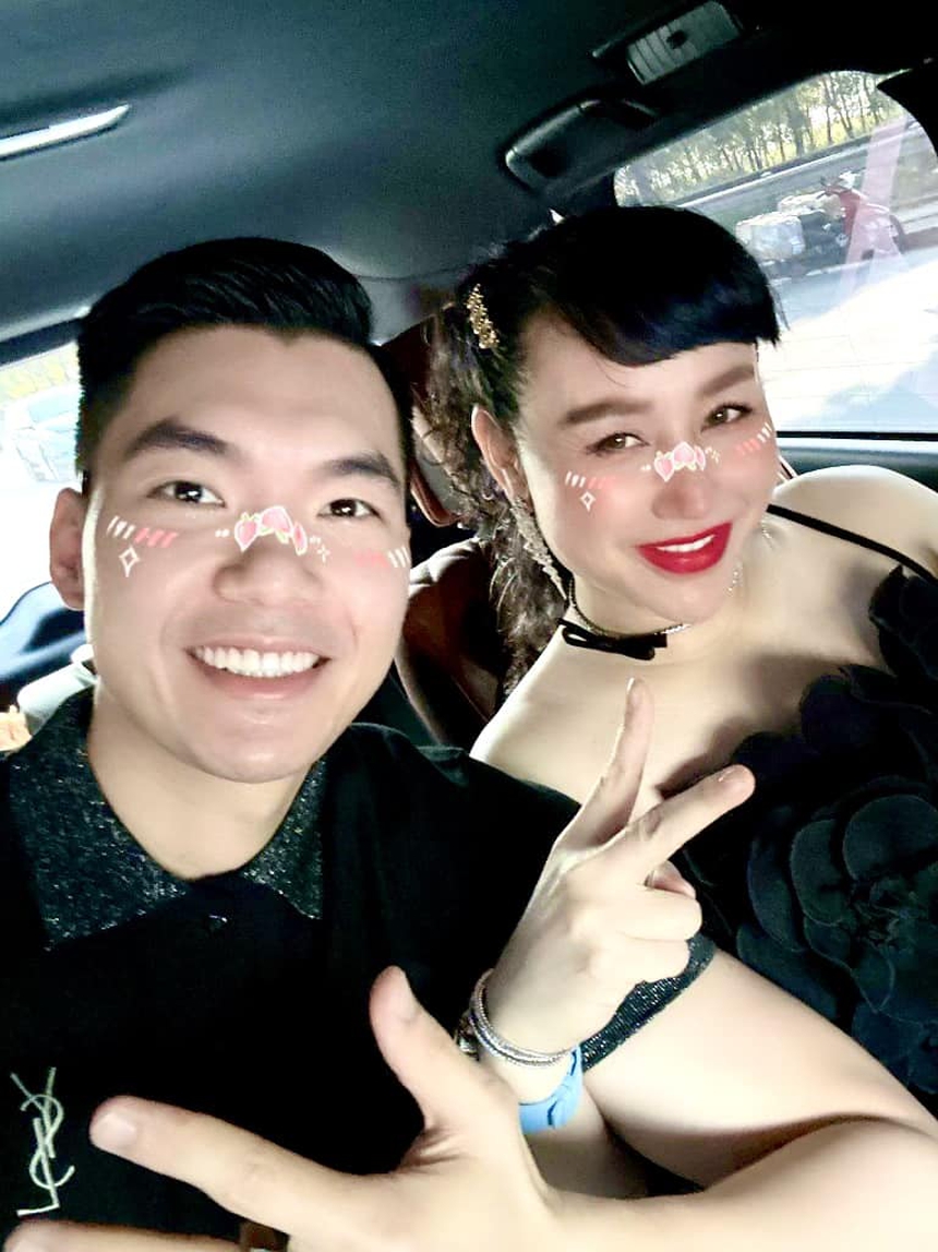 Loạt sao nam có hôn nhân hạnh phúc khi lấy vợ hơn tuổi - Ảnh 3. Loạt sao nam có hôn nhân hạnh phúc khi lấy vợ hơn tuổi - Ảnh 3.