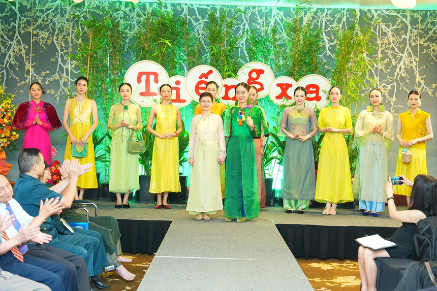 Nhà thơ Thiệp Nguyễn ra mắt tập "Tiếng xa" ở tuổi 85 - Ảnh 7.