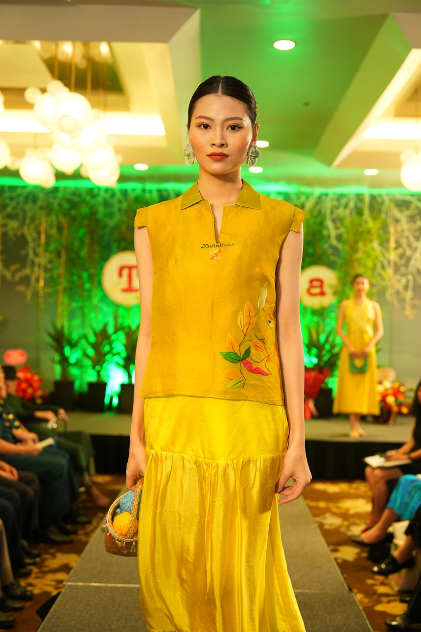 Nhà thơ Thiệp Nguyễn ra mắt tập "Tiếng xa" ở tuổi 85 - Ảnh 11.