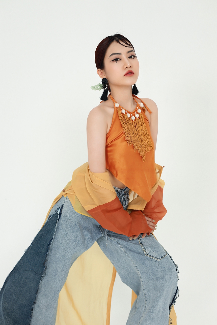 NTK Cao Minh Tiến ra mắt BST 'Tre' từ đồ Jeans tái chế - Ảnh 11.