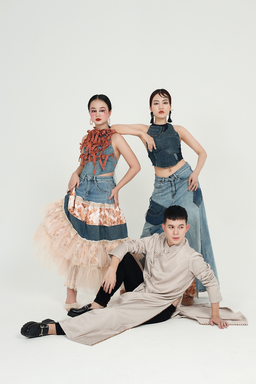 NTK Cao Minh Tiến ra mắt BST 'Tre' từ đồ Jeans tái chế - Ảnh 1.