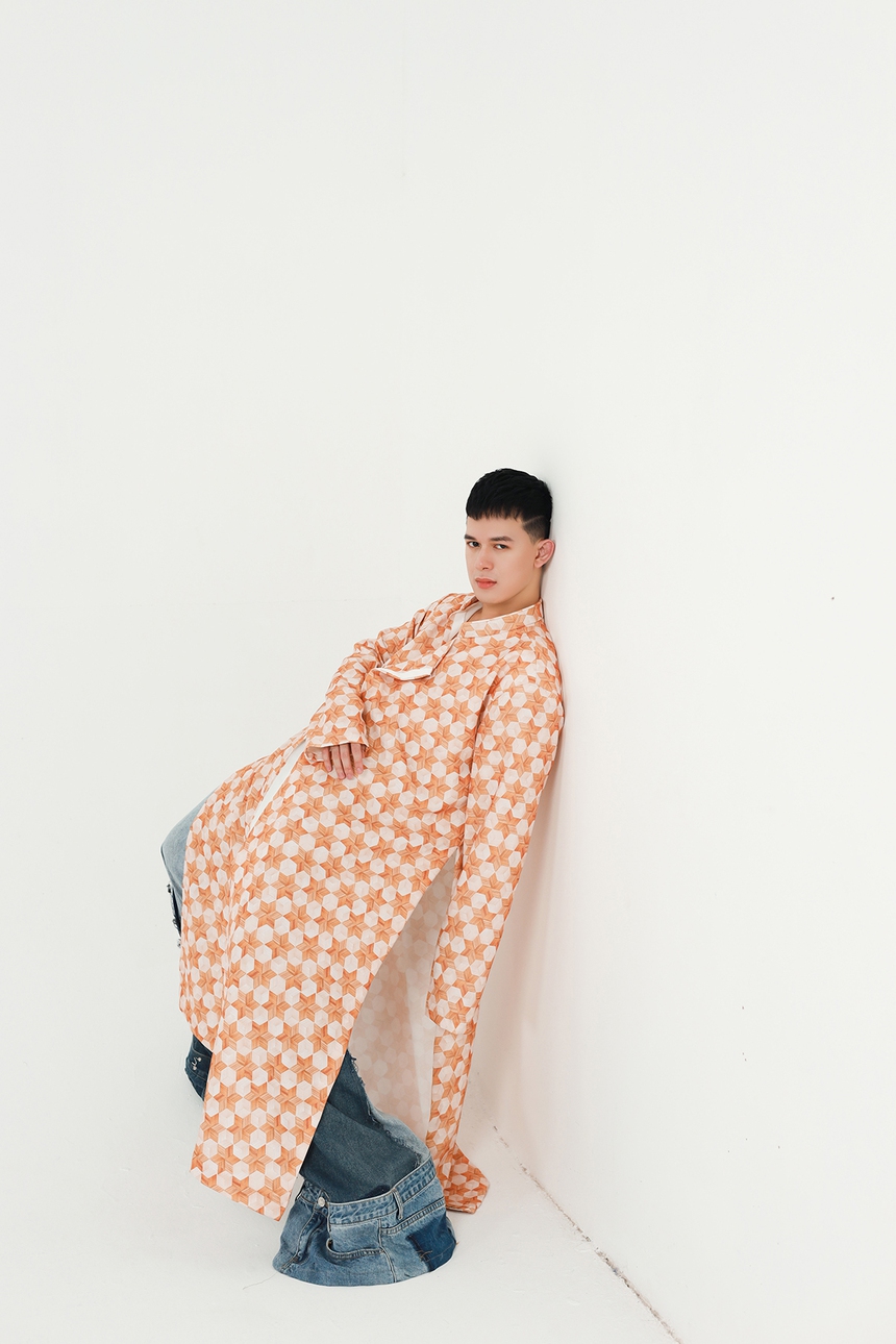 NTK Cao Minh Tiến ra mắt BST 'Tre' từ đồ Jeans tái chế - Ảnh 9.