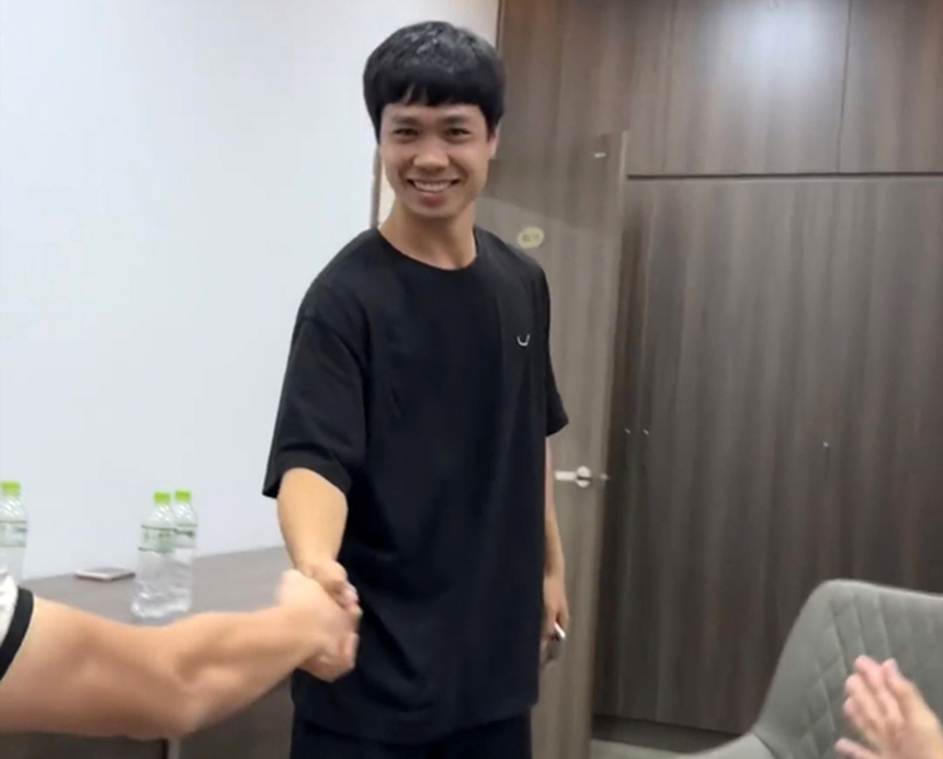 Đen như Công Phượng, dự bị triền miên ở Nhật, lên tuyển lại chấn thương - Ảnh 4. Đen như Công Phượng, dự bị triền miên ở Nhật, lên tuyển lại chấn thương - Ảnh 4.