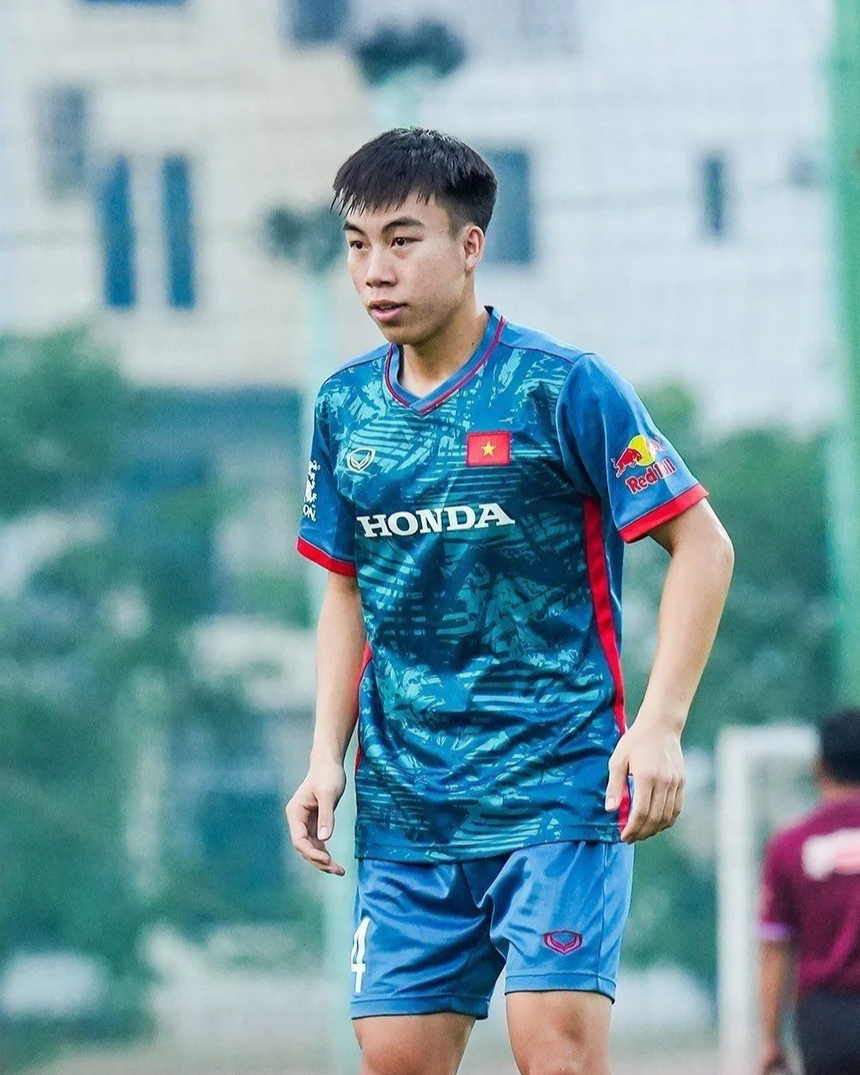 Bất ngờ Hoàng Văn Toản minh chứng triết lý của HLV Troussier - Ảnh 2.