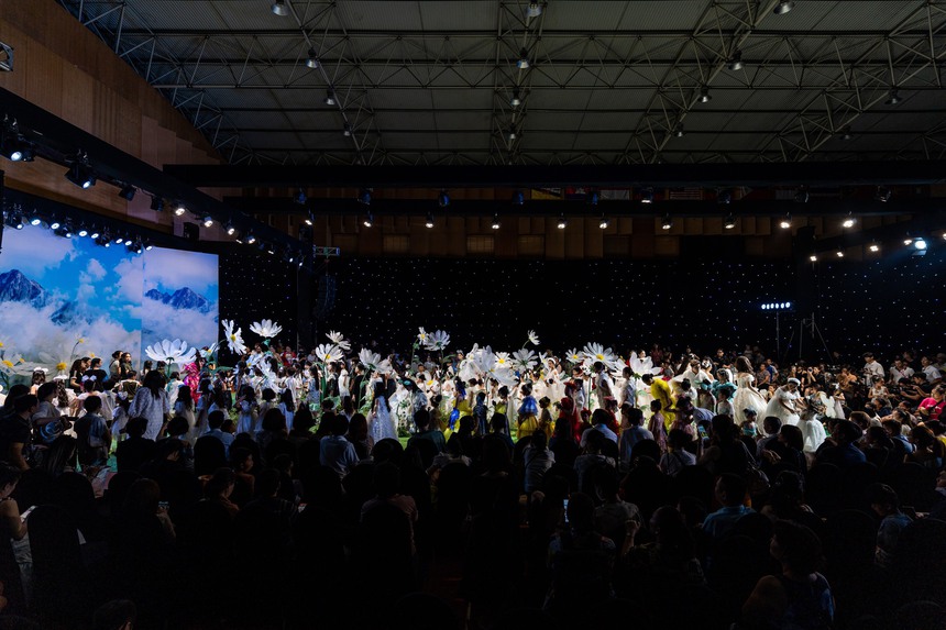 Thu Quỳnh, Thanh Hương, Hương Đinh hội tụ tại Vietnam Kids Fashion Week 2023 - Ảnh 2.