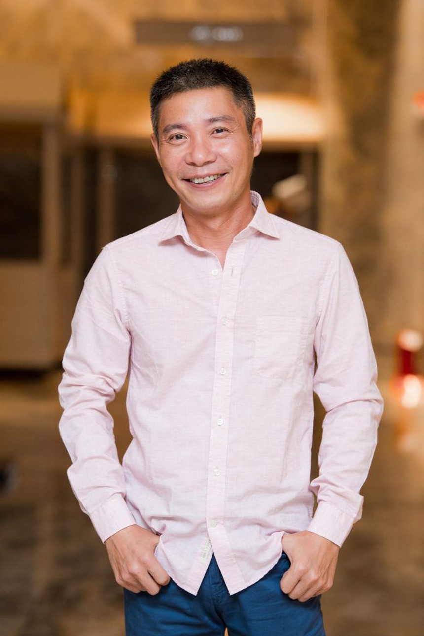 NSND Công Lý: Hôn nhân hạnh phúc ở tuổi 50 cùng vợ trẻ sau nhiều lần đổ vỡ - Ảnh 1.