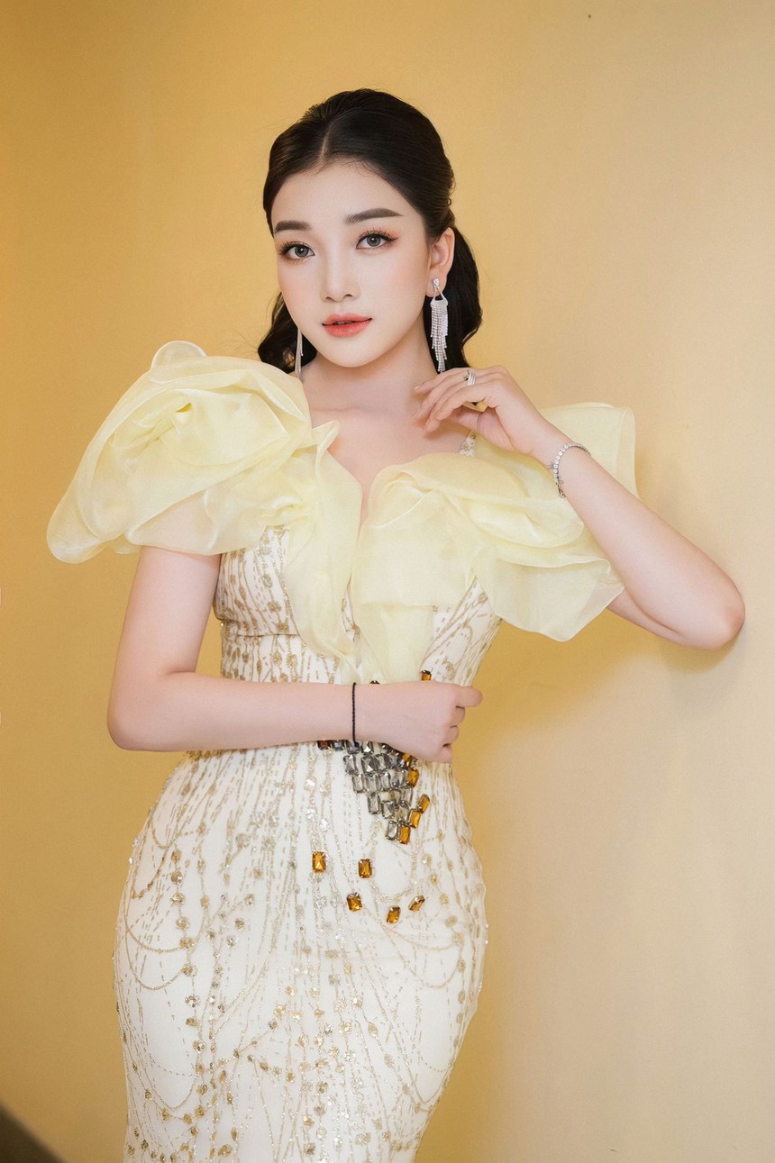 Phạm Thu Hà muốn truyền lửa cho ca sĩ trẻ tài năng - Ảnh 1. Phạm Thu Hà muốn truyền lửa cho ca sĩ trẻ tài năng - Ảnh 1.