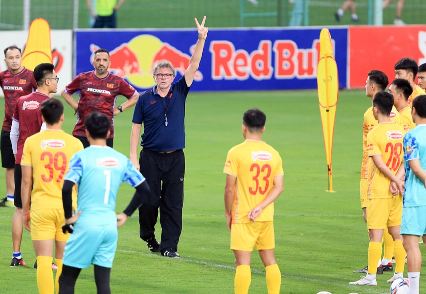 Văn Tùng được HLV Troussier chọn thay Tiến Linh - Ảnh 1.