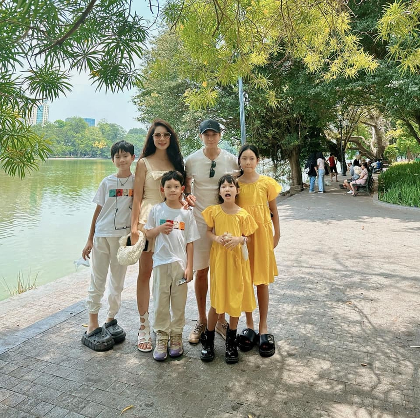 Cuộc sống hôn nhân hạnh phúc, sự nghiệp đến đỉnh cao của Lý Hải khiến khán giả ghen tị - Ảnh 4.