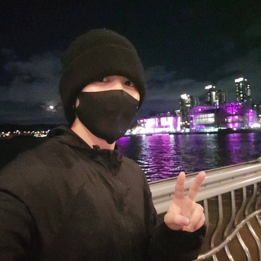 BTS 10 năm ra mắt: Fan đổ xô tới Seoul, các địa danh ở thắp sáng màu tím - Ảnh 6.