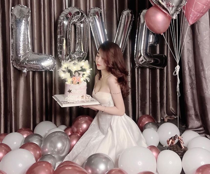 Em gái Văn Toàn gây sốt vì quá xinh đẹp, sở hữu vóc dáng không khác gì hot girl - Ảnh 4.