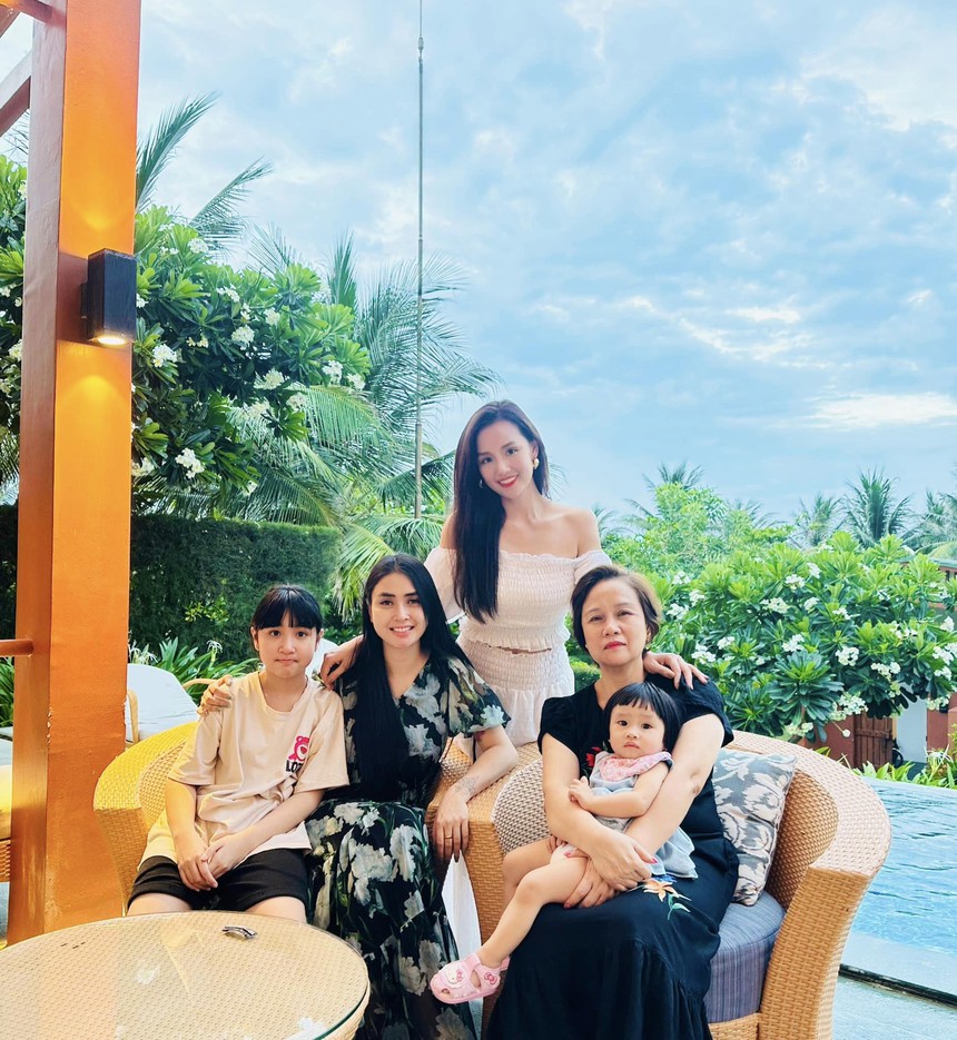 Sao Việt ngày 14/06: Lệ Quyên khoe thần thái sang chảnh, Lã Thanh Huyền sum vầy bên gia đình - Ảnh 4.