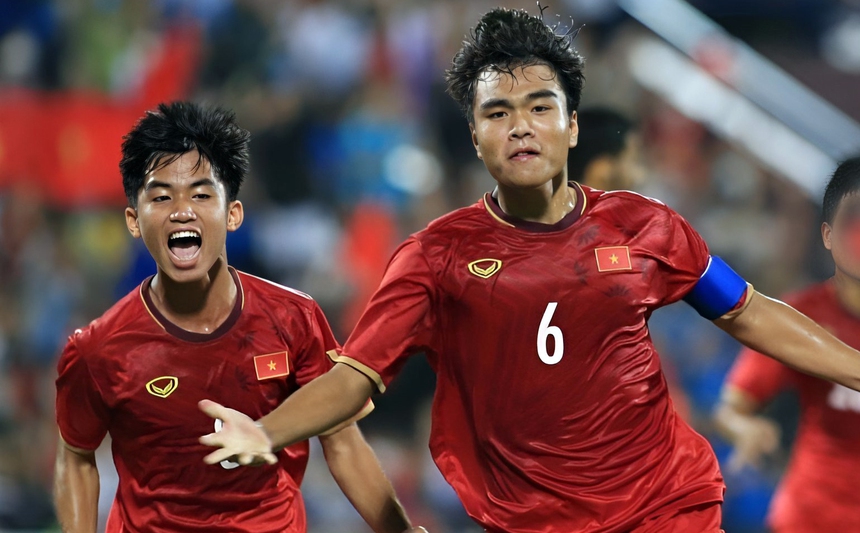 U17 Việt Nam công bố danh sách dự VCK U17 châu Á, ngỡ ngàng với thể hình vượt trội - Ảnh 2.