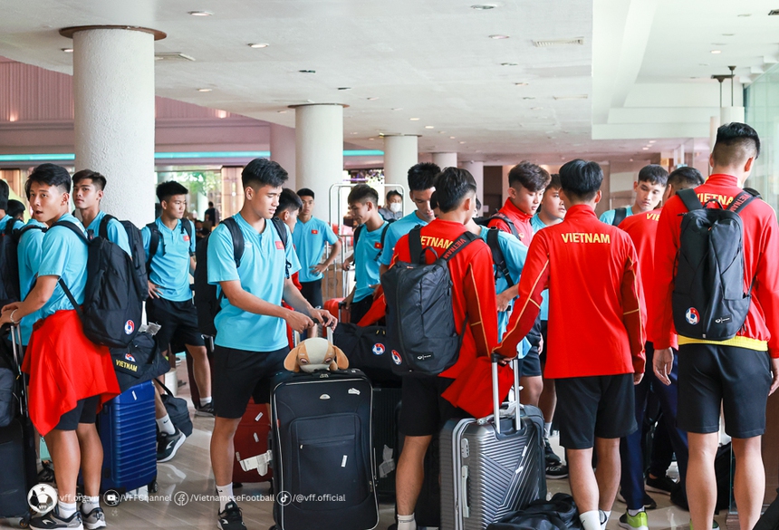 U17 Việt Nam thư giãn bên hồ bơi, chuẩn bị cho VCK U17 Châu Á, toàn body ‘cực phẩm’ không thua kém các đàn anh ở tuyển - Ảnh 2.