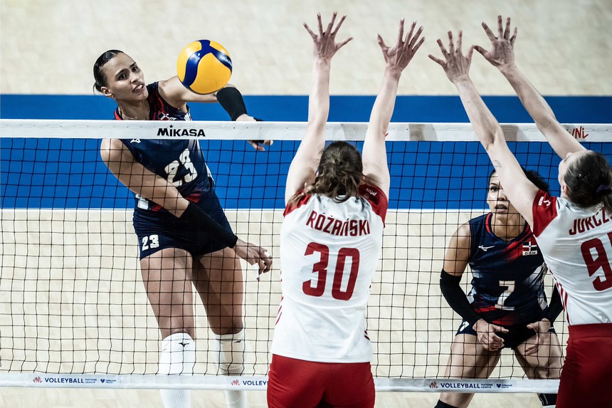 Tự hào 'siêu hit' của Hoàng Thùy Linh được phát trực tiếp ở giải bóng chuyền thế giới - Ảnh 2.