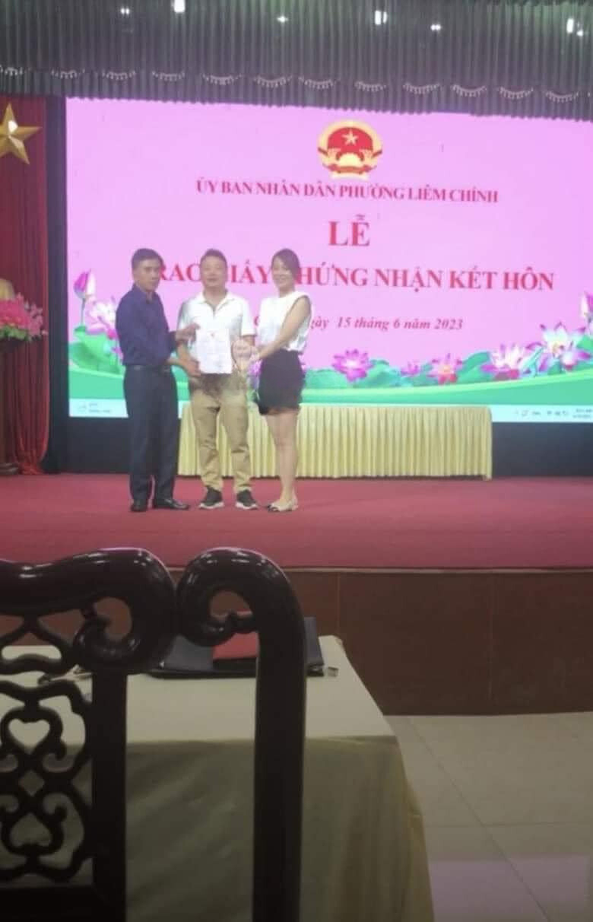 Shark Bình xác nhận đăng kí kết hôn với Phương Oanh - Ảnh 1.