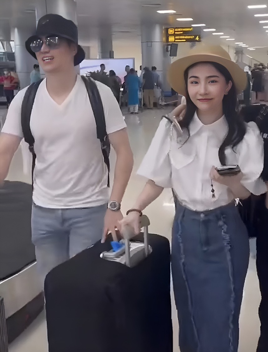 Việt Anh - Quỳnh Nga dính nhau như "sam" khi đi du lịch cùng hội bạn thân  - Ảnh 2.