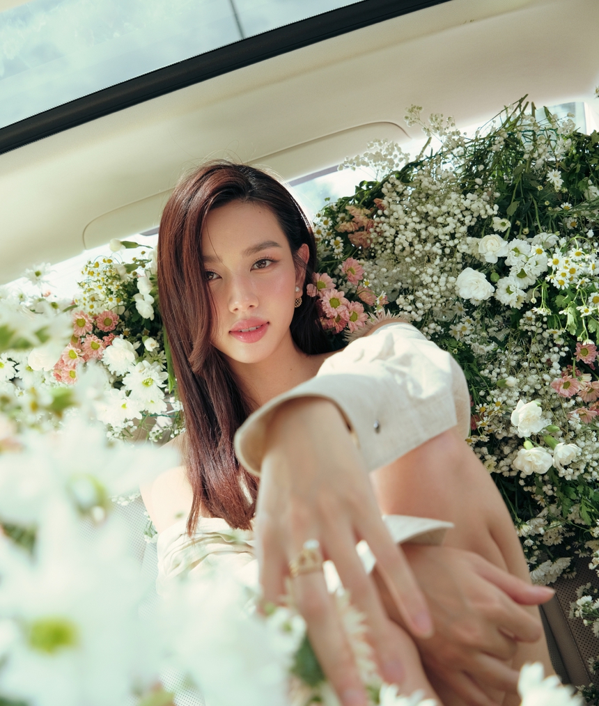 Hình ảnh khác lạ của Thùy Tiên hậu nhiệm kỳ hoa hậu quốc tế - Ảnh 4.