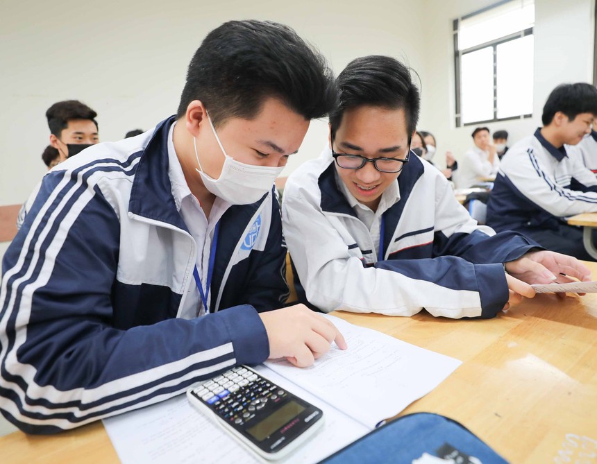 Thí sinh được miễn thi ngoại ngữ nếu có chứng chỉ nước ngoài cấp sau ngày 10/9/2022 - Ảnh 1.