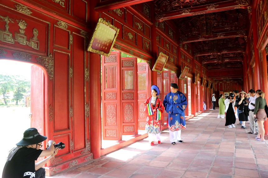 30 năm Quần thể Di tích Cố đô Huế được vinh danh Di sản thế giới: Di sản văn hóa thế giới đầu tiên của Việt Nam - Ảnh 3. 30 năm Quần thể Di tích Cố đô Huế được vinh danh Di sản thế giới: Di sản văn hóa thế giới đầu tiên của Việt Nam - Ảnh 3.