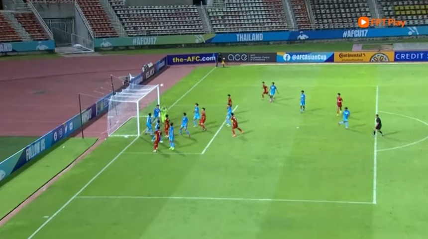 Cột dọc của U17 Ấn Độ đã cướp đi siêu phẩm đá phạt góc của sao trẻ U17 Việt Nam - Ảnh 3.