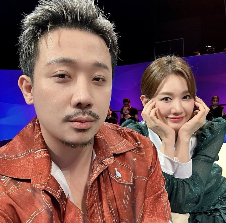 Sao Việt 17/06: Đông Nhi khoe ảnh vui đùa bên con, Trấn Thành selfie cùng bà xã người Hàn - Ảnh 3. Sao Việt 17/06: Đông Nhi khoe ảnh vui đùa bên con, Trấn Thành selfie cùng bà xã người Hàn - Ảnh 3.