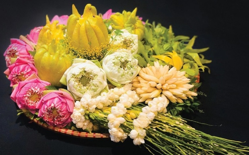 Văn khấn mùng 1 tháng 5 năm 2023 theo Văn khấn cổ truyền Việt Nam - Ảnh 1.