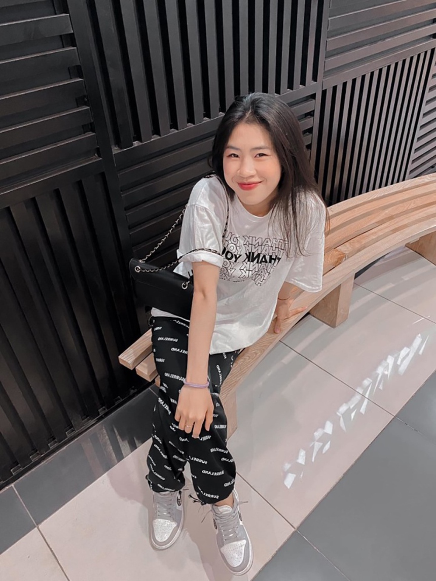 Vừa sang Đức một ngày, Thanh Nhã đã đốn tim fan khi đòi 'đưa em về nhà' - Ảnh 5.