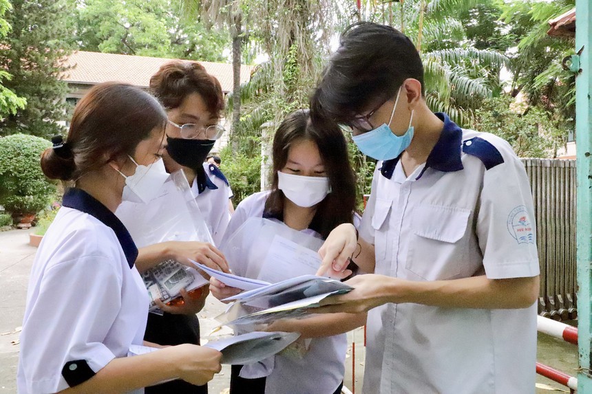 Vụ lộ đề thi năm 2021: Lỗ hổng trong xây dựng ngân hàng câu hỏi và ra đề thi - Ảnh 1.