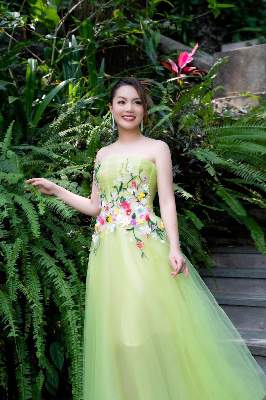 Chị Hằng biên tập - Nghệ Nhân Hoa Hoàng Khánh - Ảnh 8.