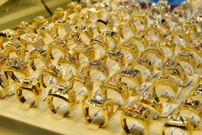 Giá vàng sáng 19/6 giảm 120 nghìn đồng/lượng - Ảnh 1.