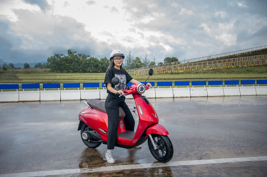 VinFast ưu đãi đặc biệt mùa hè - Evo200 Lite về giá 19,4 triệu đồng - Ảnh 2. VinFast ưu đãi đặc biệt mùa hè - Evo200 Lite về giá 19,4 triệu đồng - Ảnh 2.