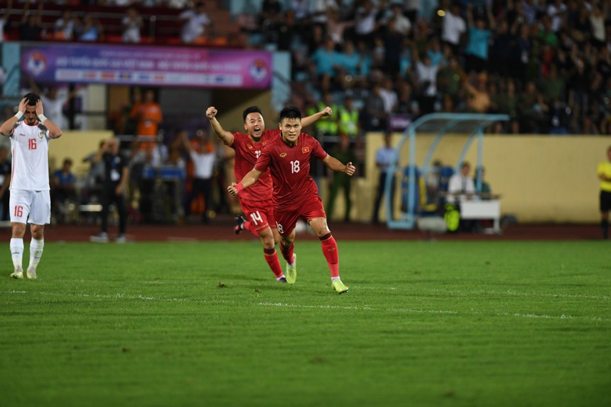 HLV Troussier phát huy tài năng của Tuấn Hải  - Ảnh 2.