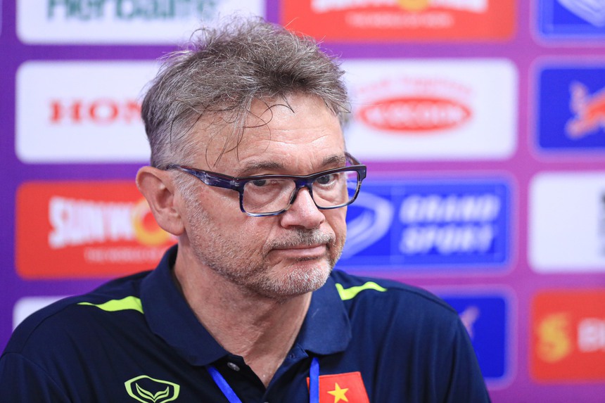 HLV Troussier: ‘Tuyển Việt Nam đã đạt mục tiêu’ - Ảnh 2. HLV Troussier: ‘Tuyển Việt Nam đã đạt mục tiêu’ - Ảnh 2.