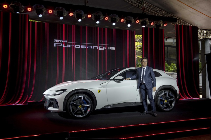 Những ngày "khó tin" của thị trường ô tô Việt Nam - Ảnh 1.